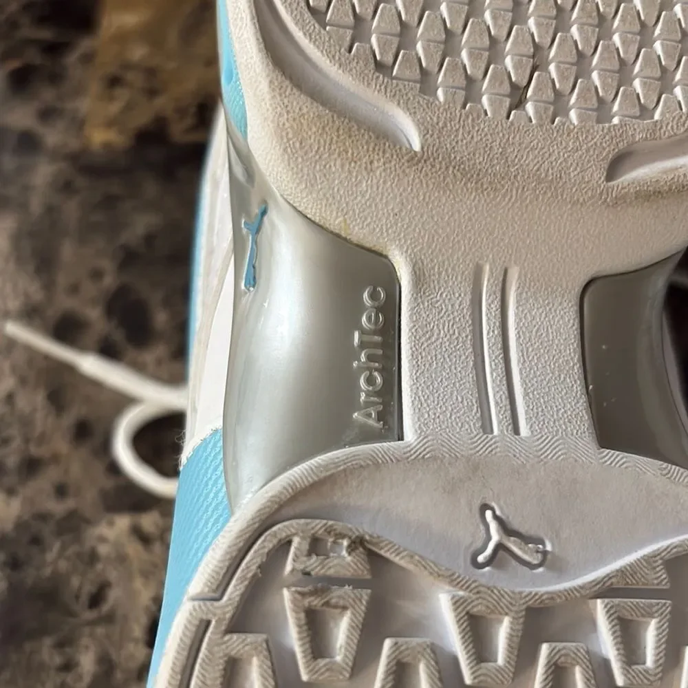 Puma White and Light Blue Athletic Shoes Like New! Size 9.5